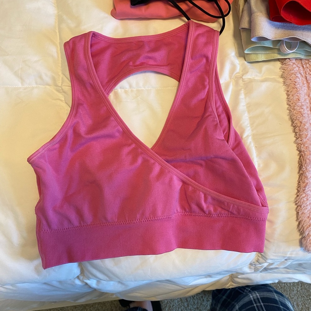 NVGTN sports bra
